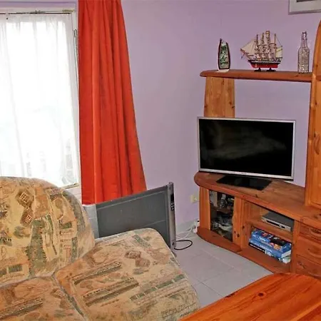 Apartment Ferienhaus Breege Rueg 2051 Altenkirchen (Mecklenburg-Vorpommern)